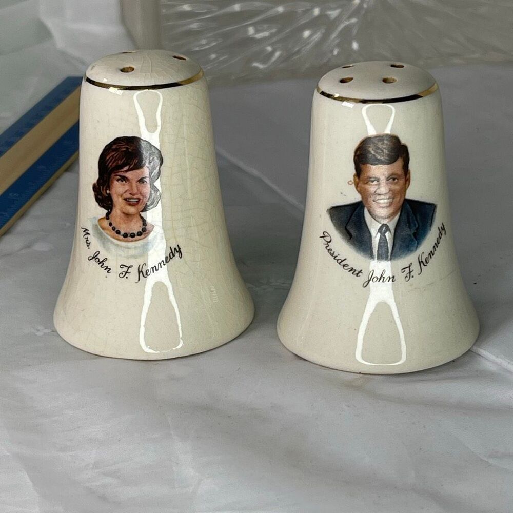 President John F. Kennedy & Wife( Jackie) salt n pepper shakers.